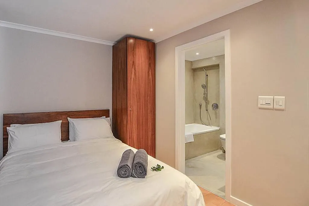 Large Villa, Walk To The Beach Cape Town