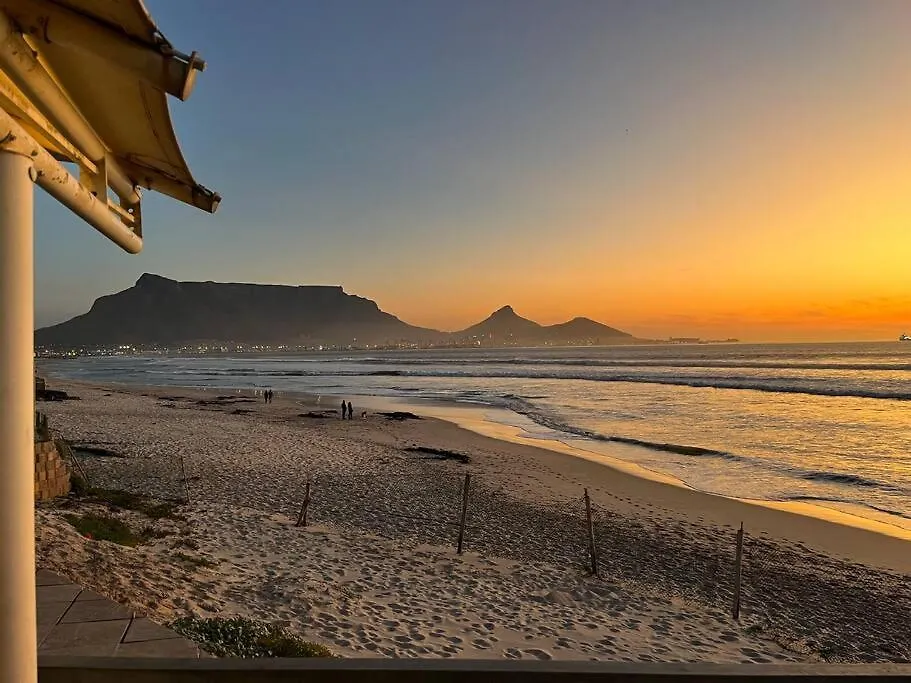 Large Villa, Walk To The Beach Cape Town