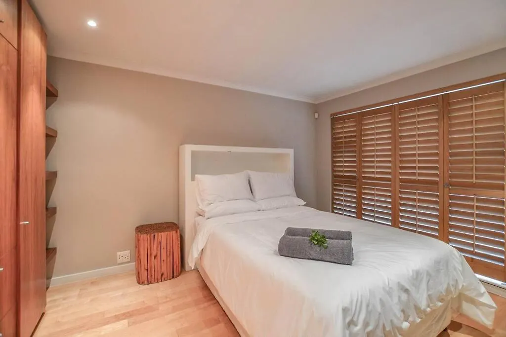 Large Villa, Walk To The Beach Cape Town